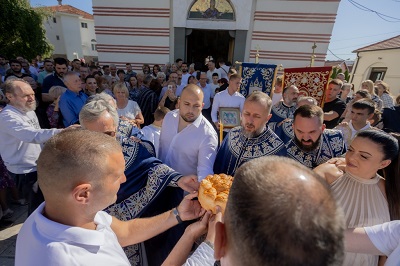 СВЕЧАНО ПРОСЛАВЉЕНА ВЕЛИКА ГОСПОЈИНА У МЛАДЕНОВЦУ