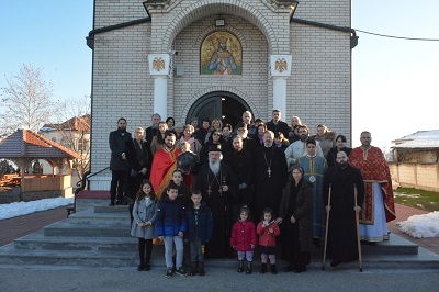 СВЕТА АРХИЈЕРЕЈСКА ЛИТУРГИЈА У ХРАМУ СВЕТОГ ЦАРА ЛАЗАРА У КРАГУЈЕВАЧКОМ НАСЕЉУ БЕЛОШЕВАЦ