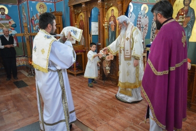СВЕТА АРХИЈЕРЕЈСКА ЛИТУРГИЈА У ХРАМУ СВЕТЕ ПЕТКЕ У ВИНОГРАДИМА