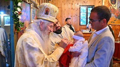 СВЕТА АРХИЈЕРЕЈСКА ЛИТУРГИЈА У ХРАМУ СВЕТЕ ТРОЈИЦЕ У СЕЛЕВЦУ