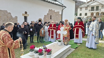 АРХИЈЕРЕЈСКА ЛИТУРГИЈА И ПОЛУГОДИШЊИ ПОМЕН СХИ-МОНАХИЊИ ИРИНИ