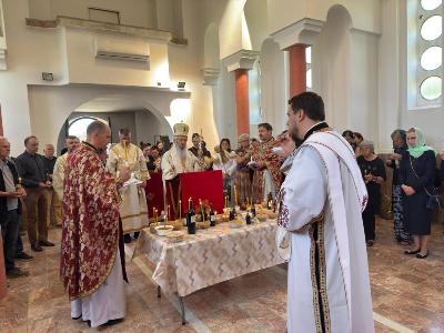 ДУХОВСКЕ ЗАДУШНИЦЕ У ХРАМУ ВАСКРСЕЊА ХРИСТОВОГ НА КРАГУЈЕВАЧКОМ ГРОБЉУ БОЗМАН