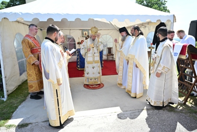 СВЕТА ЛИТУРГИЈА У ХРАМУ РОЂЕЊА ПРЕСВЕТЕ БОГОРОДИЦЕ У ГЛИБОВЦУ