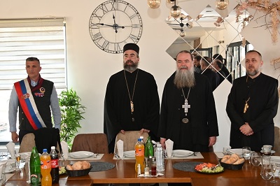 МИТРОПОЛИТ МЕТОДИЈЕ БОГОСЛУЖИО У ЦРКВИНАМА