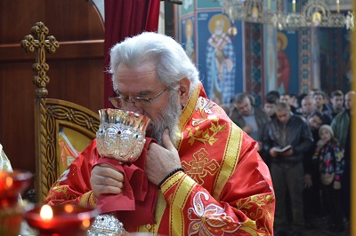 МИТРОПОЛИТ ШУМАДИЈСКИ ГОСПОДИН ЈОВАН СЛУЖИО СВЕТУ ЛИТУРГИЈУ У САБОРНОМ ХРАМУ У КРАГУЈЕВЦУ