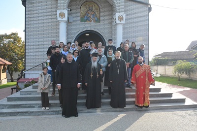 СВЕТА АРХИЈЕРЕЈСКА ЛИТУРГИЈА У ХРАМУ СВЕТОГ ЦАРА ЛАЗАРА У КРАГУЈЕВАЧКОМ НАСЕЉУ БЕЛОШЕВАЦ