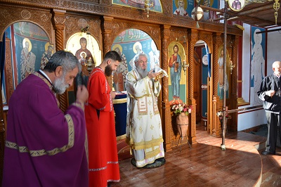 СВЕТА АРХИЈЕРЕЈСКА ЛИТУРГИЈА У ХРАМУ СВЕТЕ ПЕТКЕ У ВИНОГРАДИМА